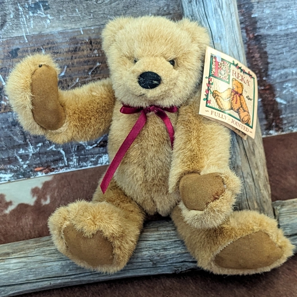 Vintage Russ Berrie & Co "Eureka" Fully Jointed Plush Bear